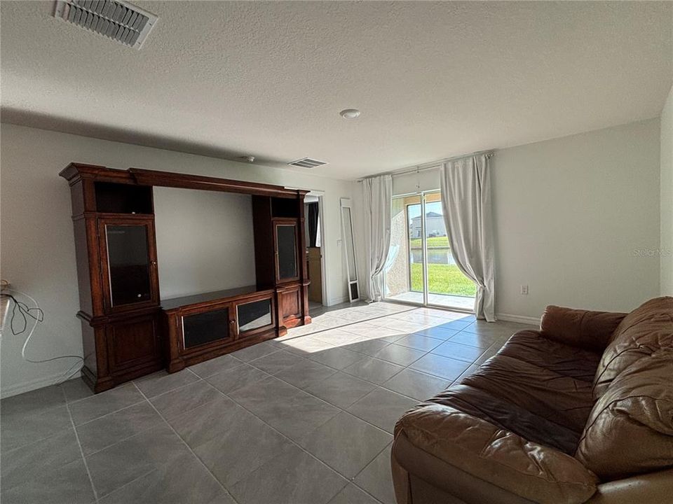 For Sale: $347,000 (3 beds, 2 baths, 1510 Square Feet)