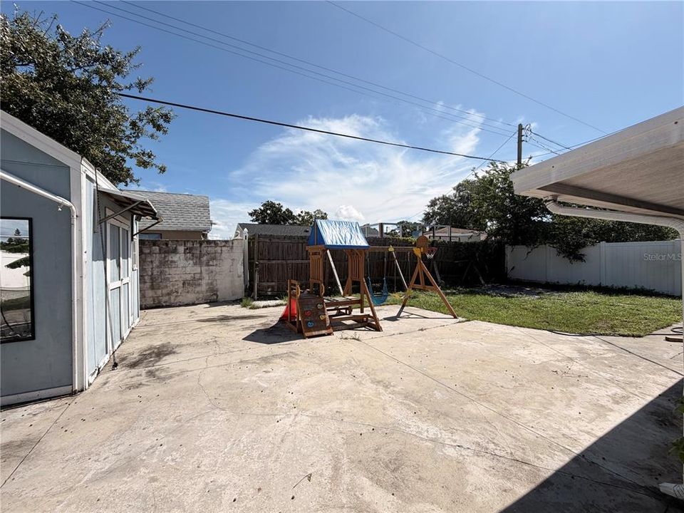 На продажу: $389,000 (4 спален, 2 ванн, 1357 Квадратных фут)