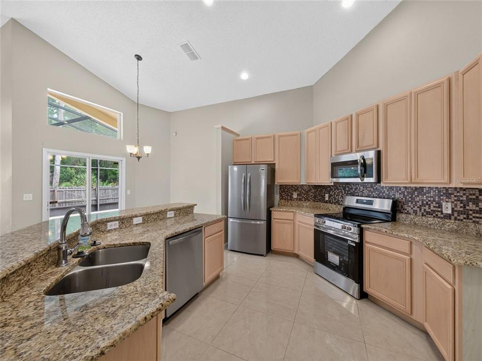 En Venta: $499,000 (4 camas, 2 baños, 2315 Pies cuadrados)