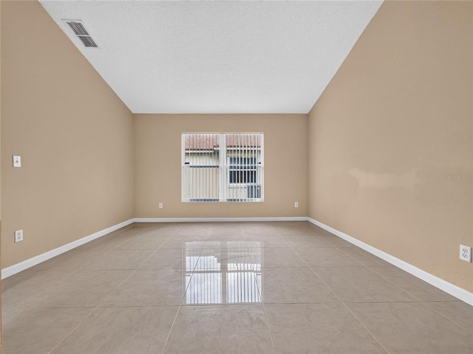 En Venta: $499,000 (4 camas, 2 baños, 2315 Pies cuadrados)