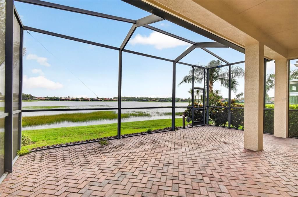 Activo con contrato: $439,900 (3 camas, 2 baños, 2061 Pies cuadrados)