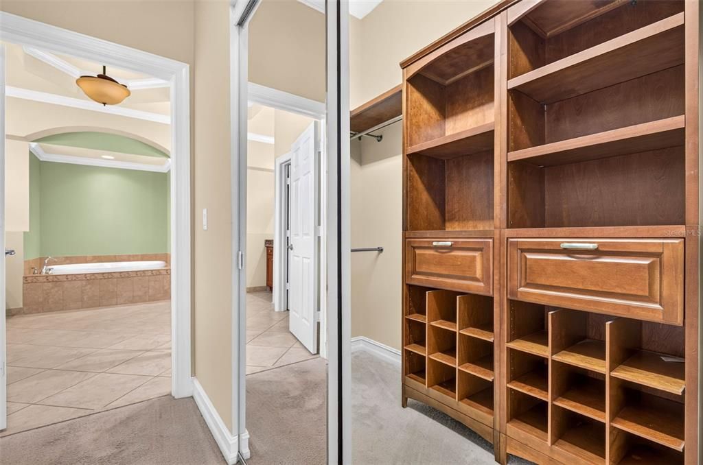 Activo con contrato: $439,900 (3 camas, 2 baños, 2061 Pies cuadrados)