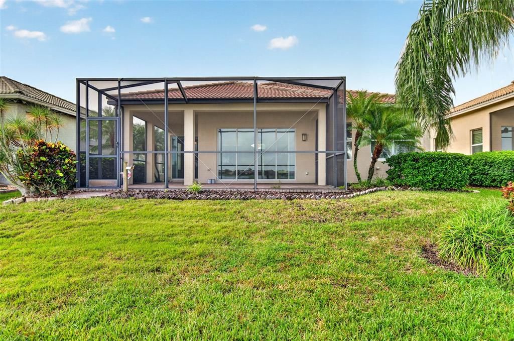 Activo con contrato: $439,900 (3 camas, 2 baños, 2061 Pies cuadrados)