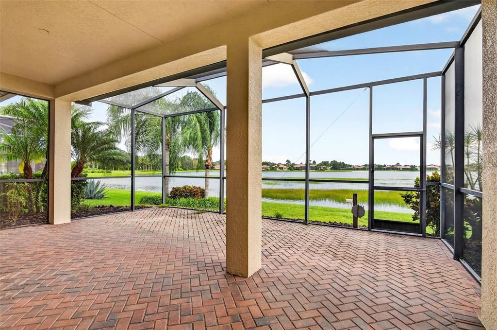Activo con contrato: $439,900 (3 camas, 2 baños, 2061 Pies cuadrados)