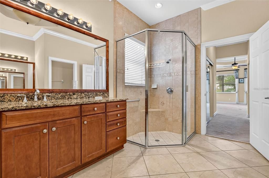 Activo con contrato: $439,900 (3 camas, 2 baños, 2061 Pies cuadrados)