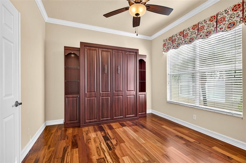 Activo con contrato: $439,900 (3 camas, 2 baños, 2061 Pies cuadrados)