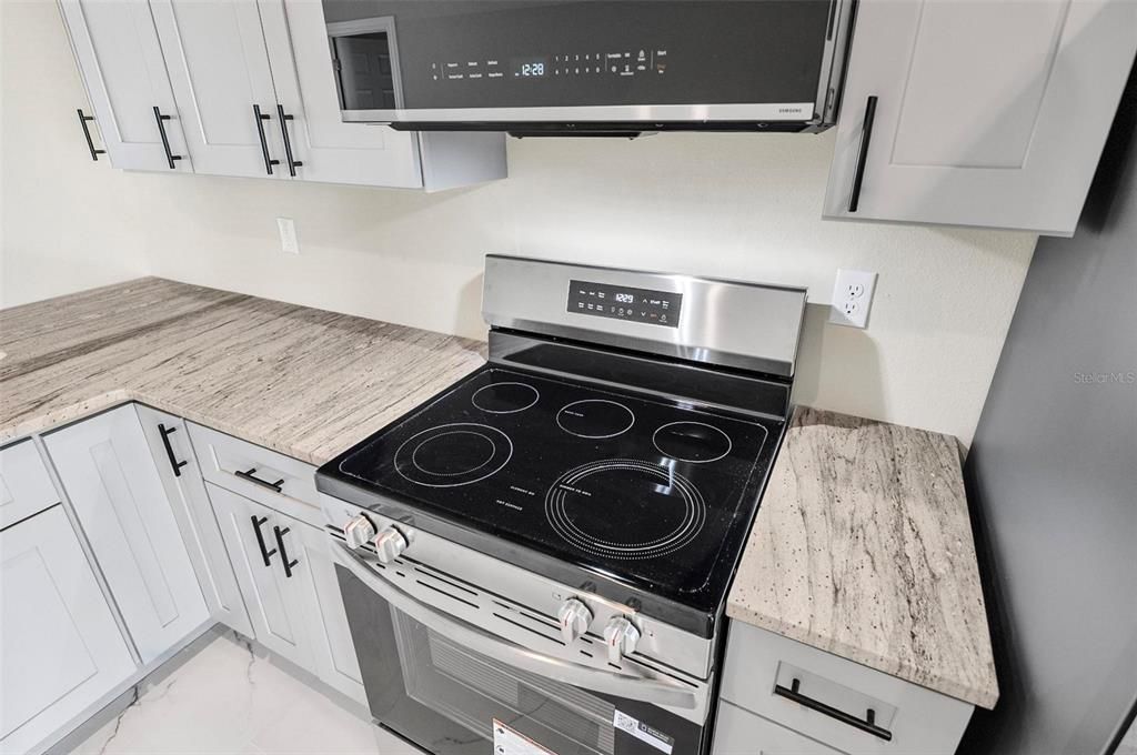 В аренду: $1,900 (3 спален, 2 ванн, 1516 Квадратных фут)