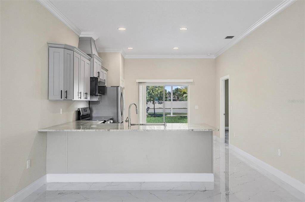 В аренду: $1,900 (3 спален, 2 ванн, 1516 Квадратных фут)
