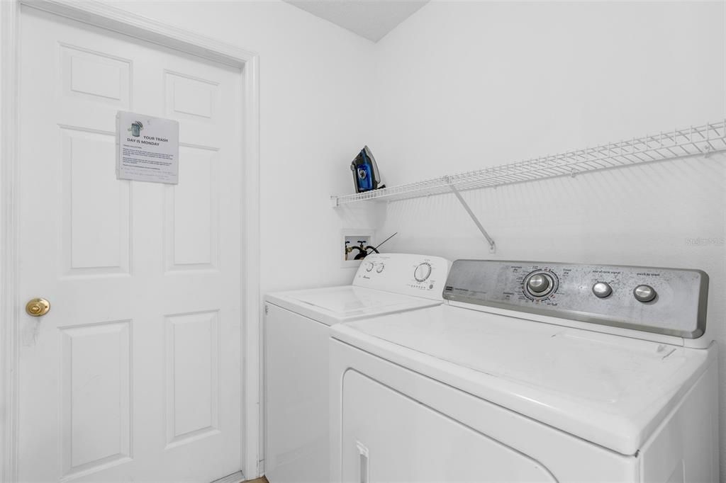 En Venta: $395,000 (4 camas, 2 baños, 1822 Pies cuadrados)