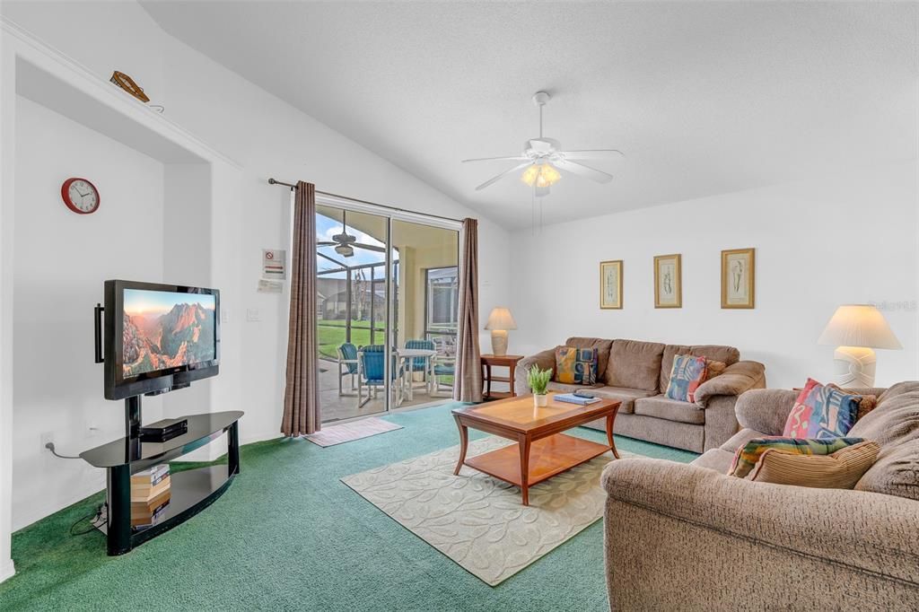 En Venta: $395,000 (4 camas, 2 baños, 1822 Pies cuadrados)