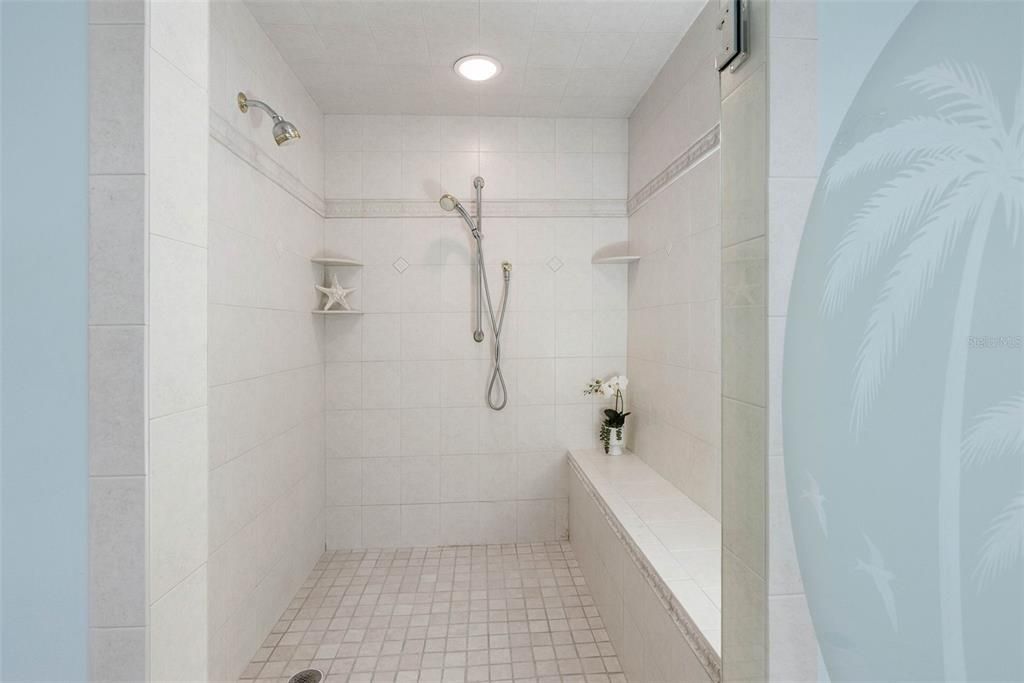 En Venta: $1,265,000 (3 camas, 3 baños, 1740 Pies cuadrados)