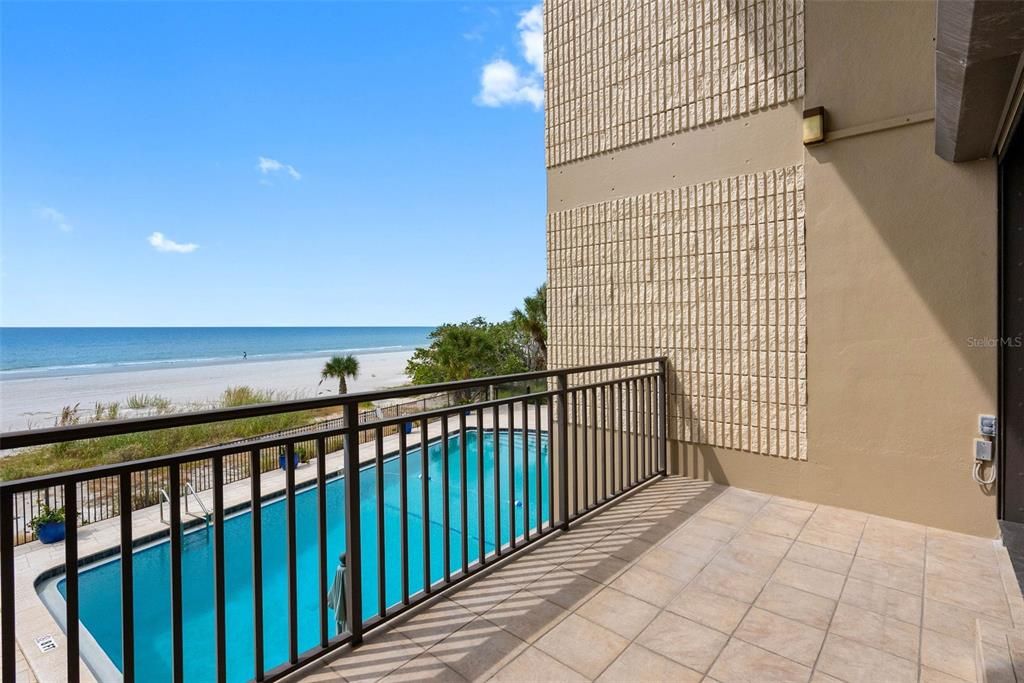 En Venta: $1,265,000 (3 camas, 3 baños, 1740 Pies cuadrados)