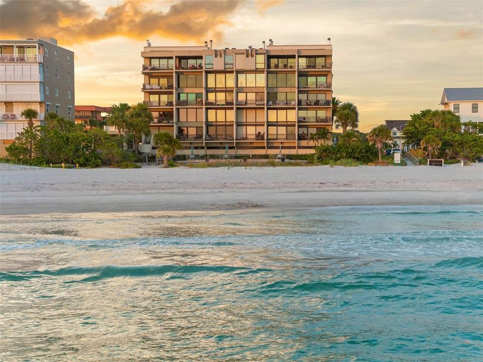 En Venta: $1,265,000 (3 camas, 3 baños, 1740 Pies cuadrados)