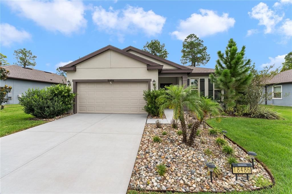 For Sale: $329,990 (3 beds, 2 baths, 2041 Square Feet)
