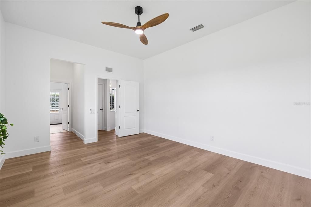 For Sale: $949,000 (5 beds, 3 baths, 3091 Square Feet)