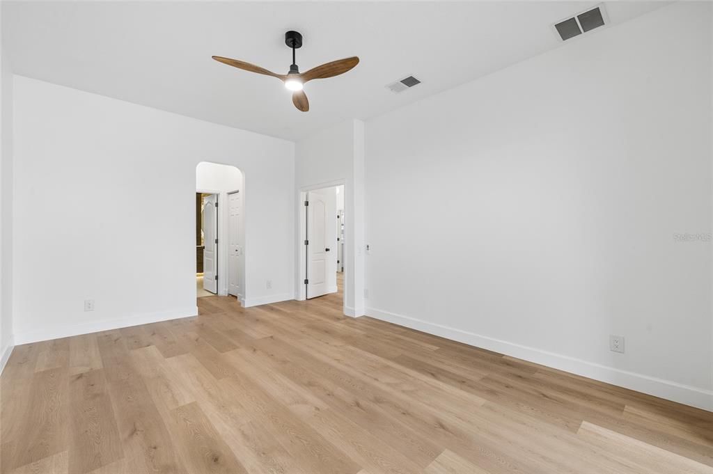 For Sale: $949,000 (5 beds, 3 baths, 3091 Square Feet)