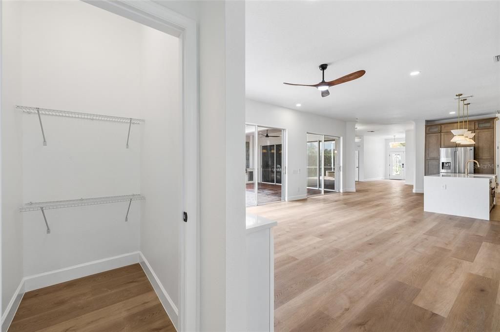 For Sale: $949,000 (5 beds, 3 baths, 3091 Square Feet)