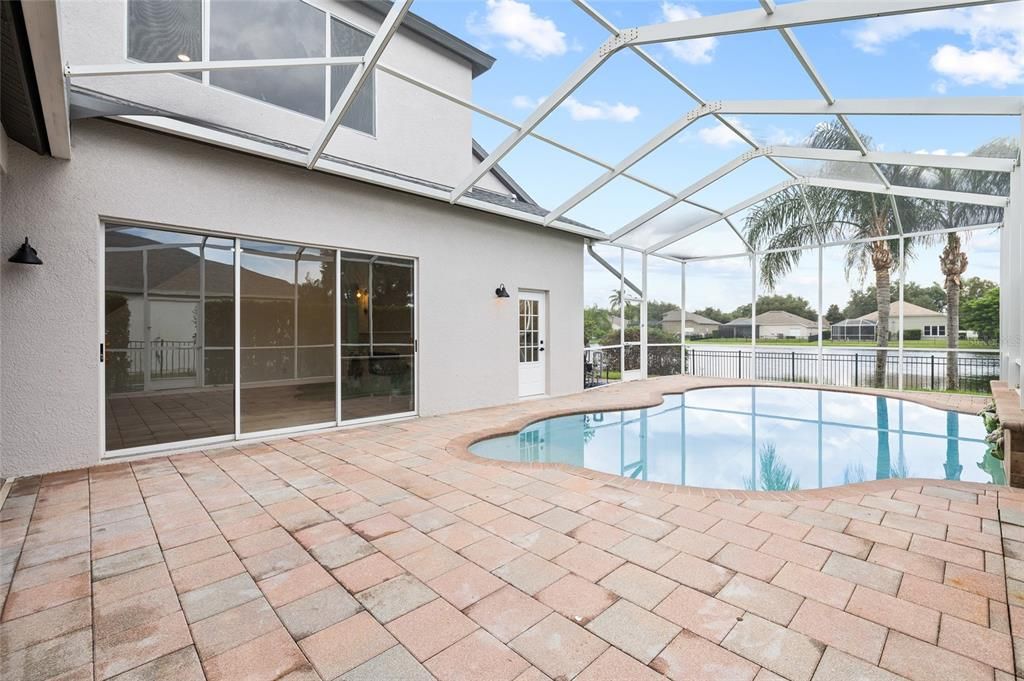 For Sale: $949,000 (5 beds, 3 baths, 3091 Square Feet)
