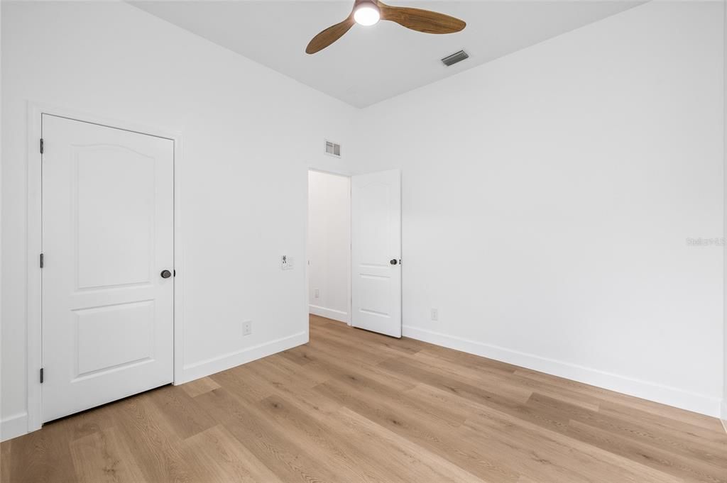 For Sale: $949,000 (5 beds, 3 baths, 3091 Square Feet)