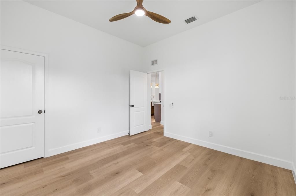 For Sale: $949,000 (5 beds, 3 baths, 3091 Square Feet)