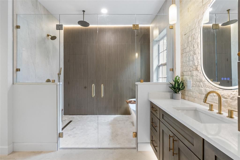 For Sale: $949,000 (5 beds, 3 baths, 3091 Square Feet)