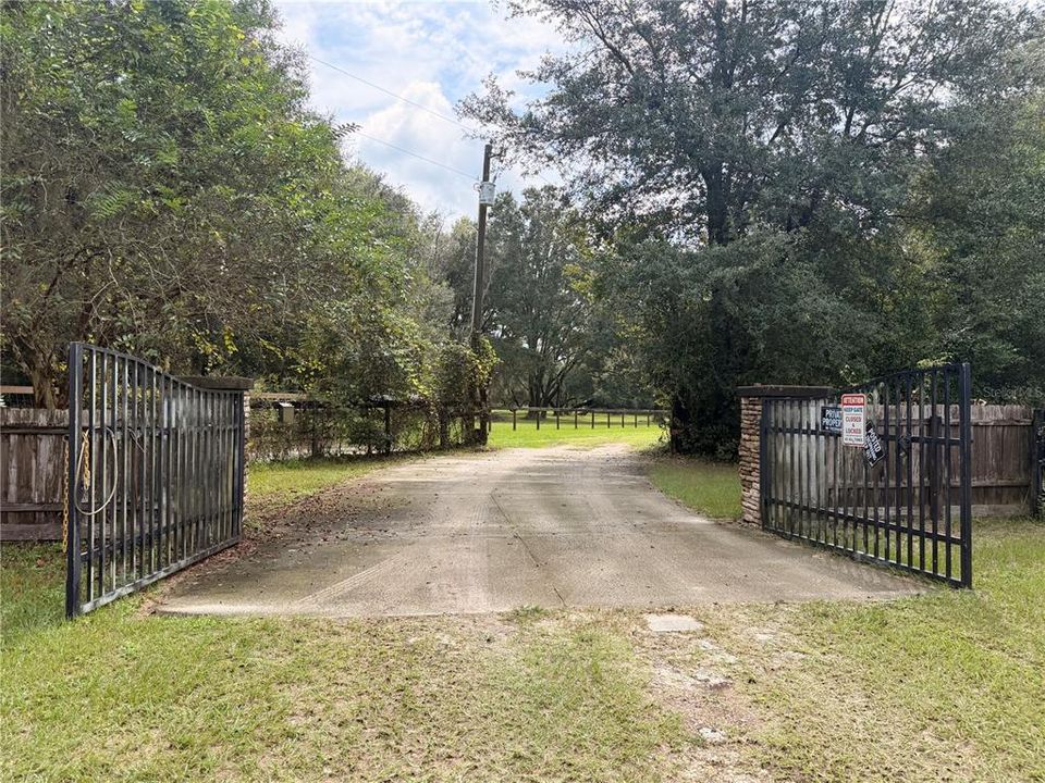 For Sale: $250,000 (3 beds, 2 baths, 1930 Square Feet)