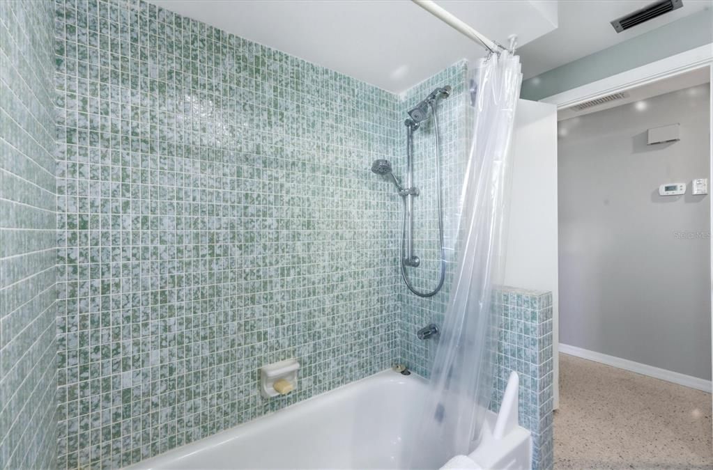 En Venta: $399,000 (2 camas, 2 baños, 1628 Pies cuadrados)