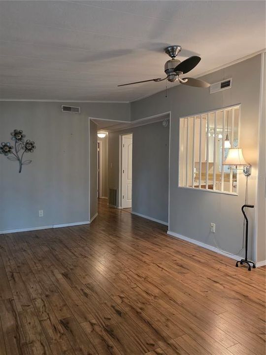 For Sale: $124,900 (2 beds, 2 baths, 1408 Square Feet)