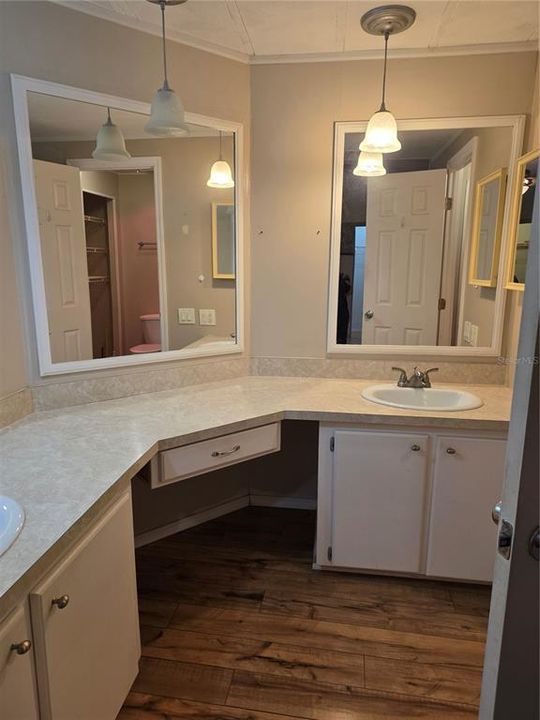 For Sale: $124,900 (2 beds, 2 baths, 1408 Square Feet)