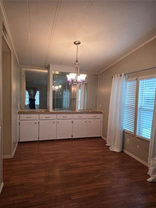 For Sale: $124,900 (2 beds, 2 baths, 1408 Square Feet)