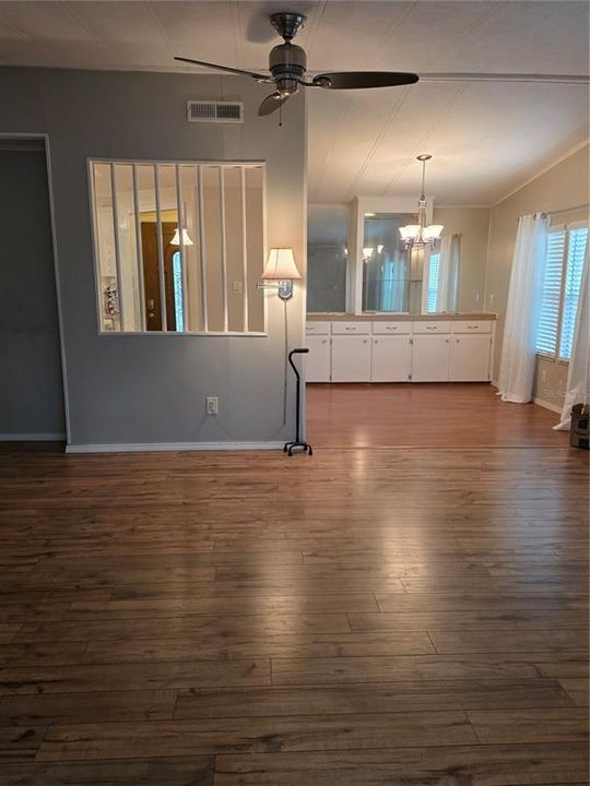 For Sale: $124,900 (2 beds, 2 baths, 1408 Square Feet)