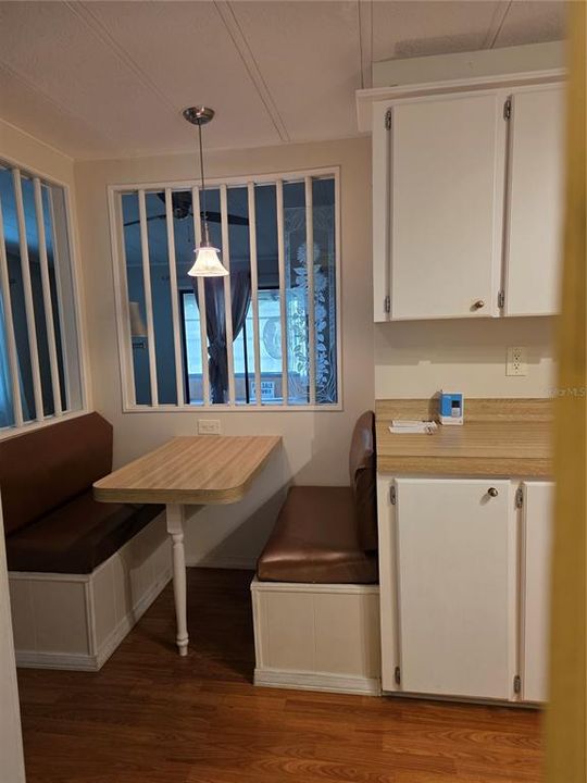 For Sale: $124,900 (2 beds, 2 baths, 1408 Square Feet)