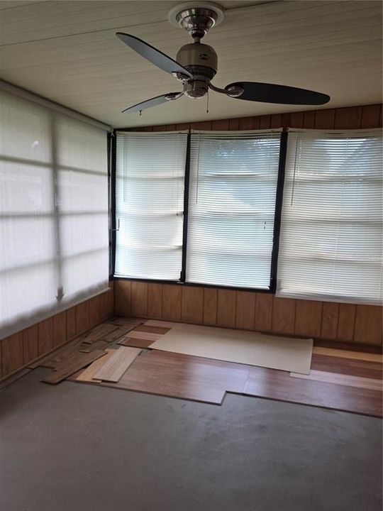 For Sale: $124,900 (2 beds, 2 baths, 1408 Square Feet)