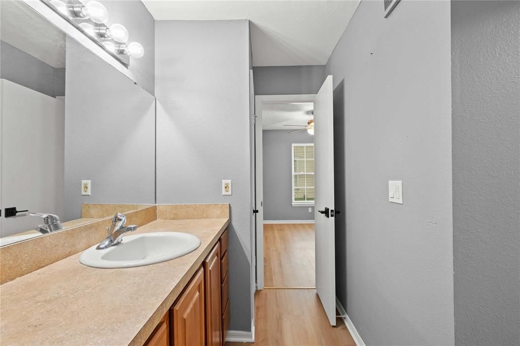 For Sale: $136,500 (2 beds, 2 baths, 934 Square Feet)