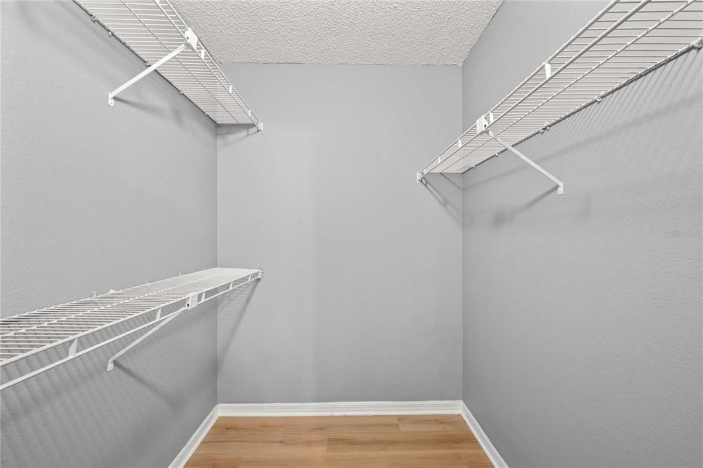 For Sale: $136,500 (2 beds, 2 baths, 934 Square Feet)