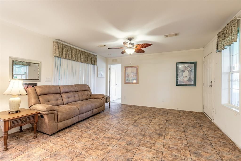 En Venta: $450,000 (2 camas, 1 baños, 840 Pies cuadrados)