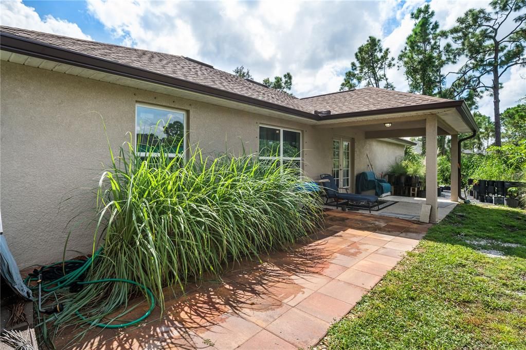 For Sale: $359,900 (3 beds, 2 baths, 2035 Square Feet)