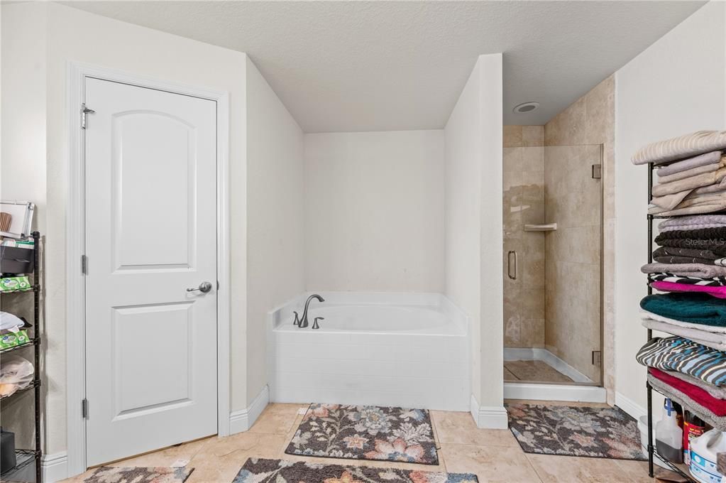 For Sale: $359,900 (3 beds, 2 baths, 2035 Square Feet)