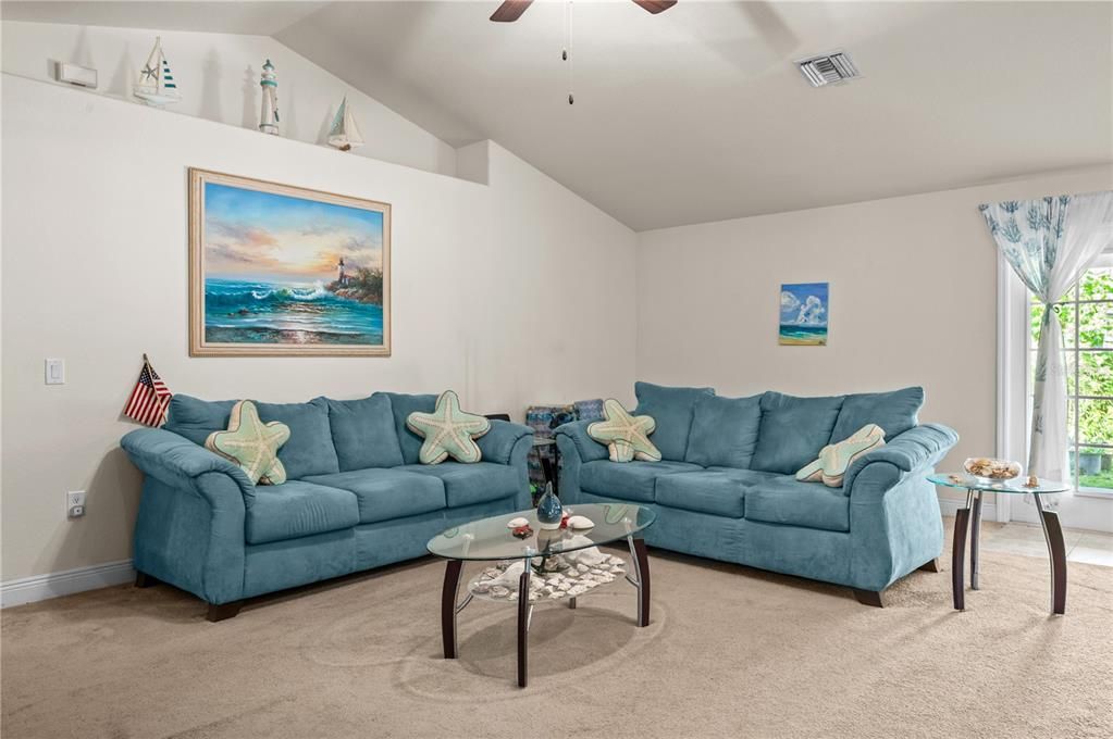 For Sale: $359,900 (3 beds, 2 baths, 2035 Square Feet)