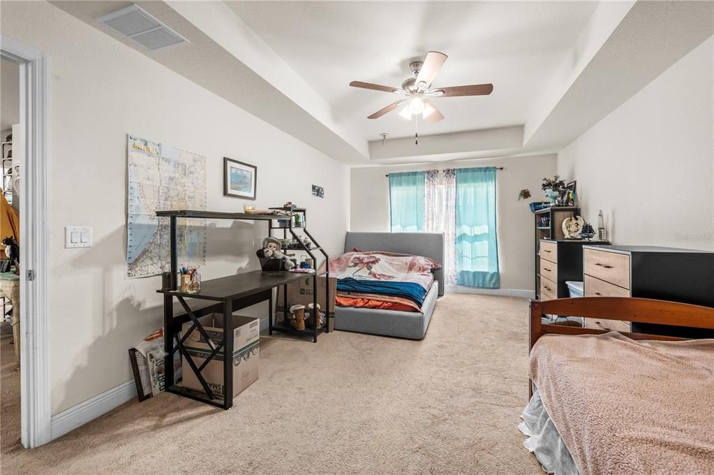 For Sale: $359,900 (3 beds, 2 baths, 2035 Square Feet)