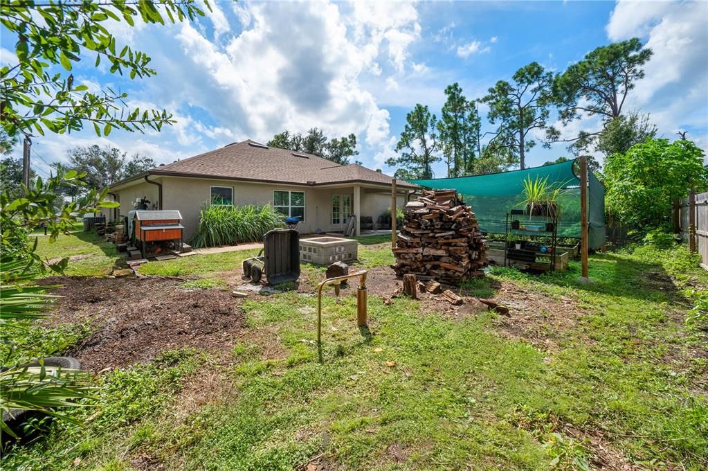 For Sale: $359,900 (3 beds, 2 baths, 2035 Square Feet)