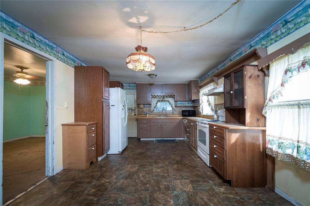 На продажу: $325,000 (4 спален, 2 ванн, 1448 Квадратных фут)