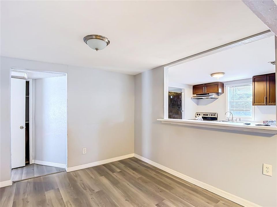 For Sale: $245,000 (3 beds, 2 baths, 1216 Square Feet)