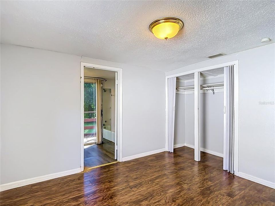 For Sale: $245,000 (3 beds, 2 baths, 1216 Square Feet)