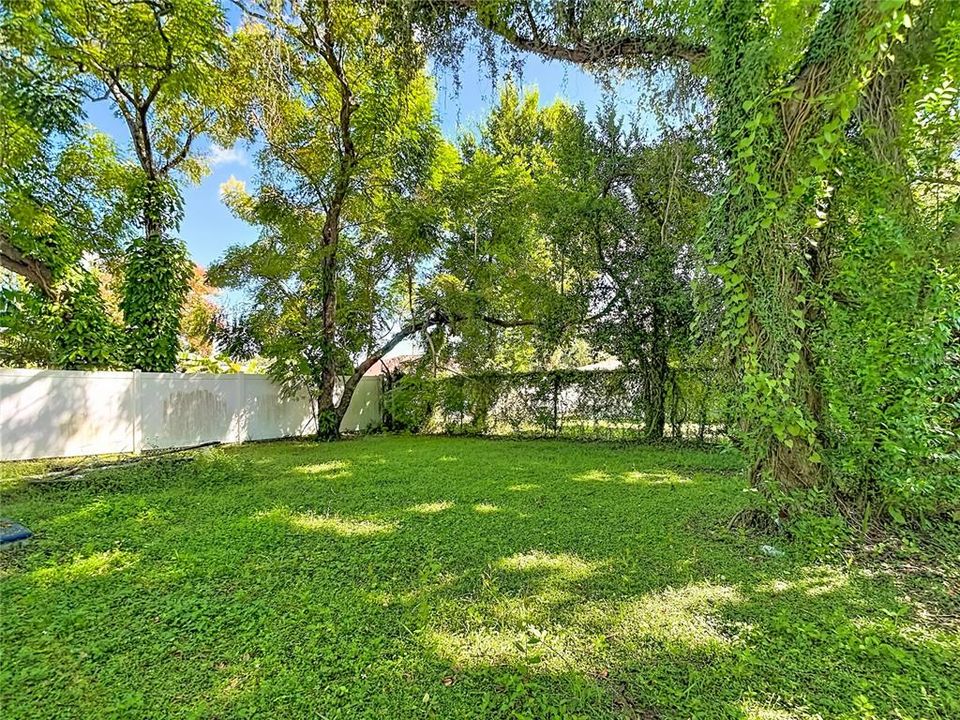 For Sale: $245,000 (3 beds, 2 baths, 1216 Square Feet)