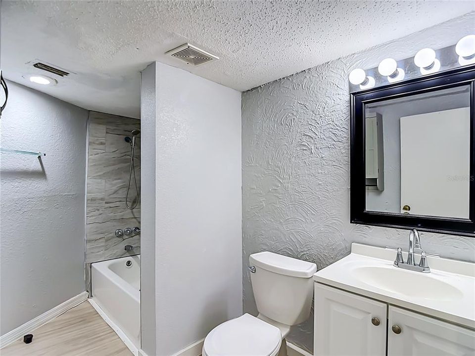 For Sale: $245,000 (3 beds, 2 baths, 1216 Square Feet)