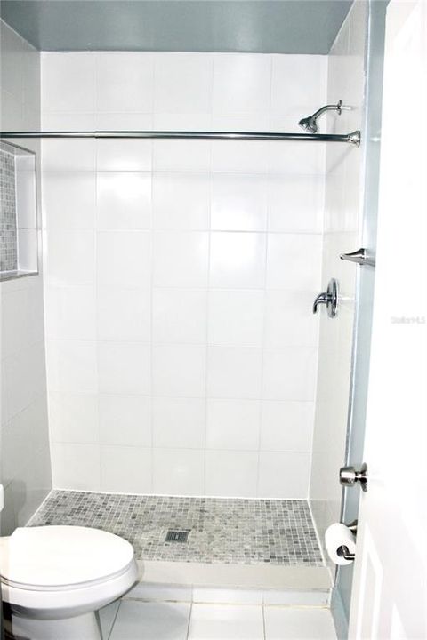 В аренду: $1,850 (2 спален, 2 ванн, 864 Квадратных фут)