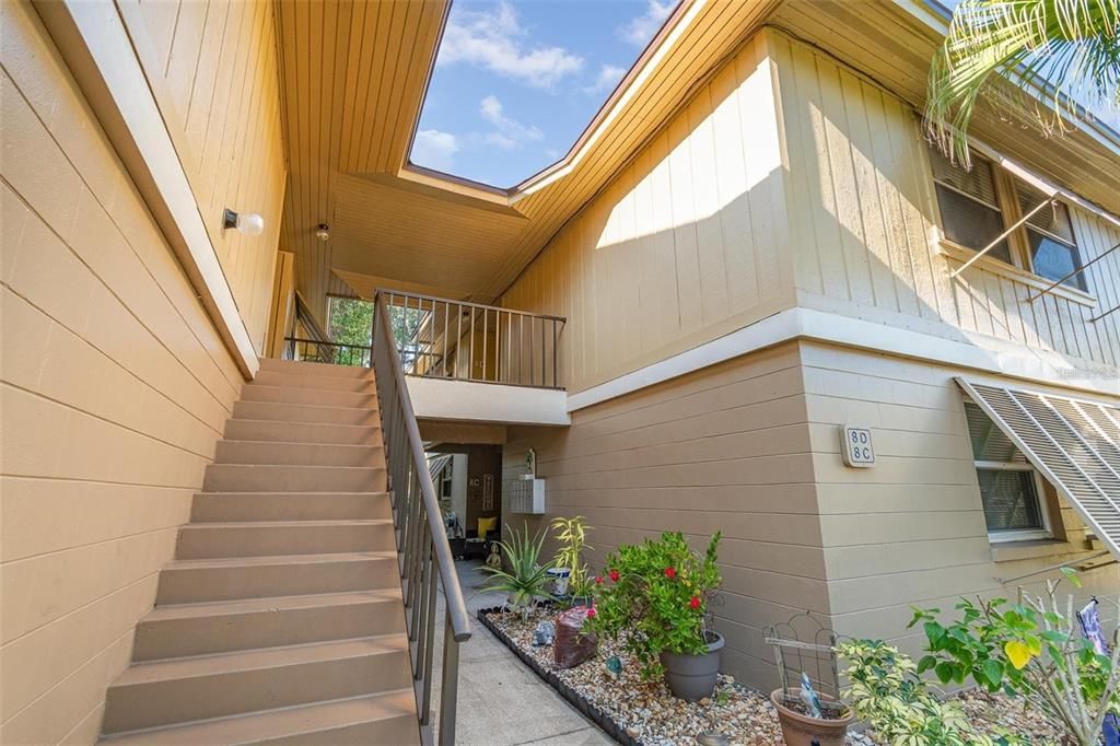 На продажу: $159,500 (2 спален, 2 ванн, 897 Квадратных фут)
