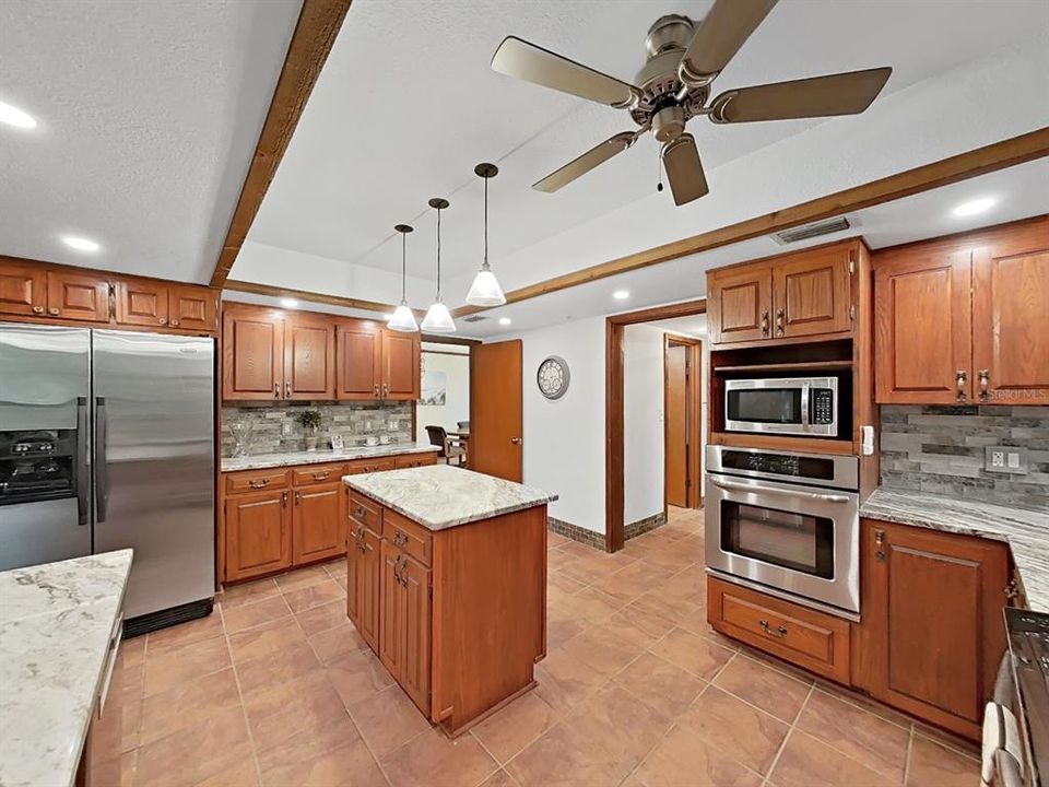 For Sale: $999,000 (4 beds, 3 baths, 5425 Square Feet)