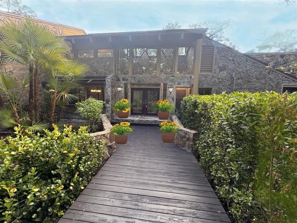 For Sale: $999,000 (4 beds, 3 baths, 5425 Square Feet)
